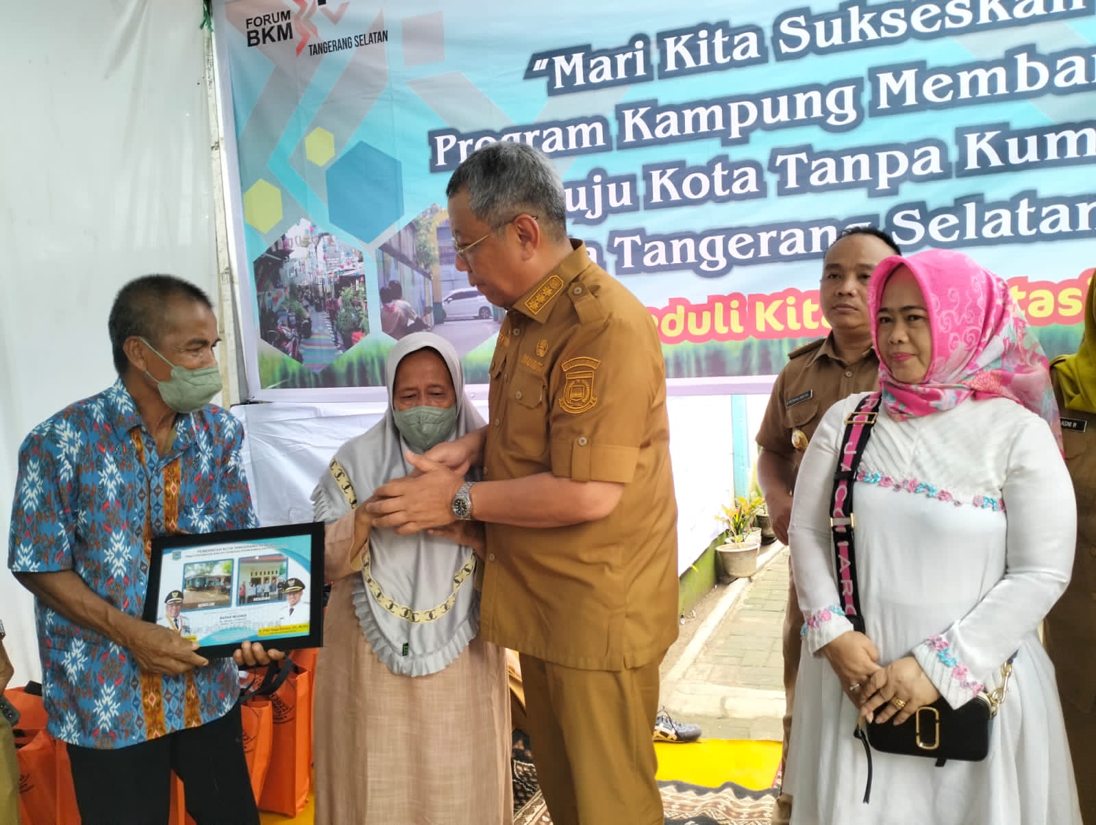 Bedah Rumah Tak Layak Huni, Benyamin : Total 200 Rumah Peresmian perbaikan RUTLH di Serpong Utara, Tangsel. (ist)