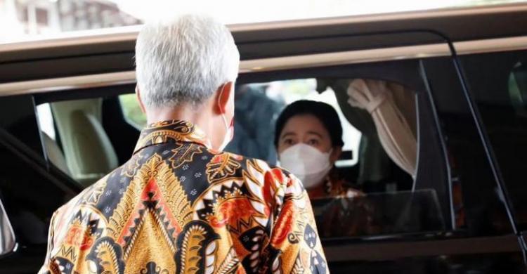 Ganjar Pranowo saat berbicara empat mata dengan Puan Maharani disela-sela acara Munas Hipmi di Solo. (Ist)