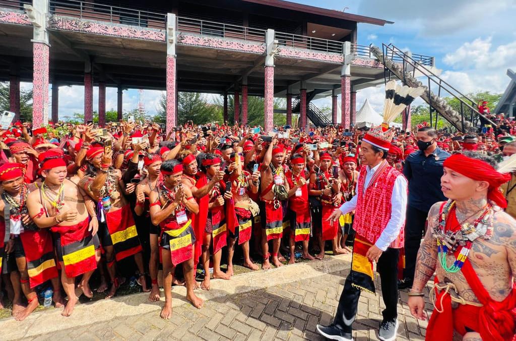 Presiden Jokowi ketika berada di Pontianak dalam rangka peresmian pembukaan Bahaupm Bide Bahana Tarju Borneo BangkuleRajakng. Foto ; Setpres