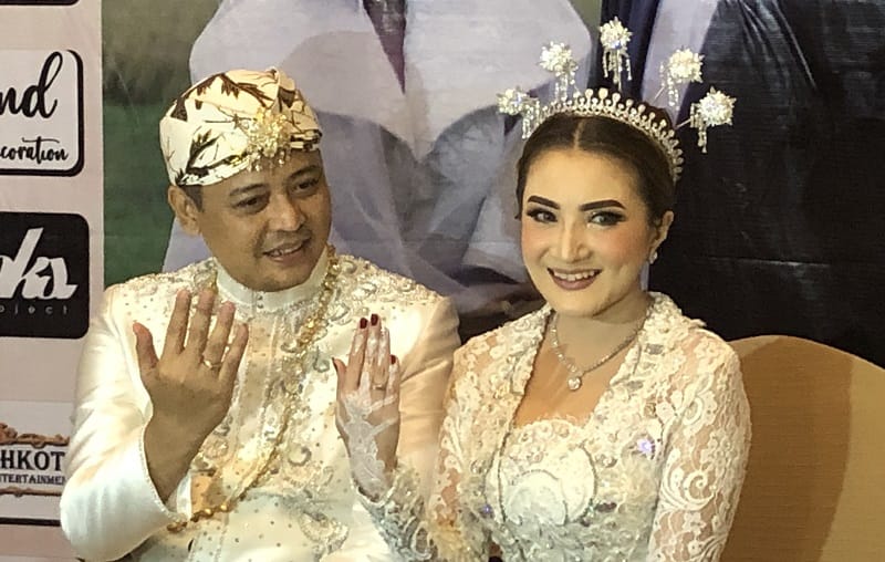 Kiki Amalia dan suami tercintanya Agung Nugraha. (Ist)