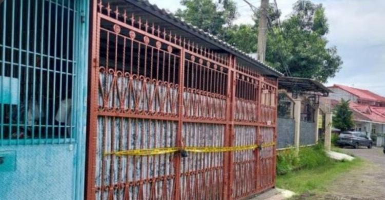 Mayat Orangtuanya Mengering, Daging Anak Dan Omnya Utuh Rumah korban satu korban di daerah Kalideres, Jakarta Barat. (Ist)