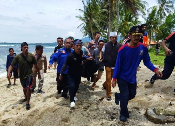 Jasad Robi pelajar yang berenang di Pantai Belmont Carita telah diketemukan dalam keadaan meninggal dunia. Foto : Istimewa