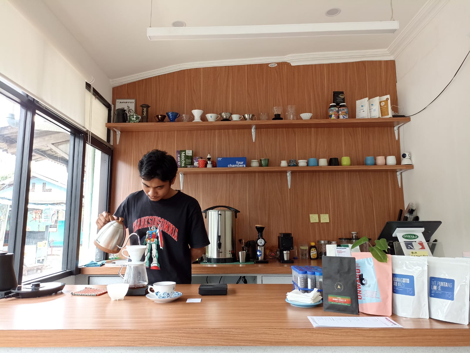 Brainmaker Coffee Hub yang mengusung konsep slow bar. (tangselpos.id/mg1)