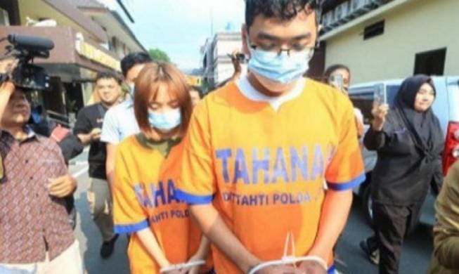 Soal Video Kebaya Merah, Pemesan Juga Harus Dihukum ACS dan AH inilah tersangka tersangka vedio panas kebaya merah. Foto : Istimewa