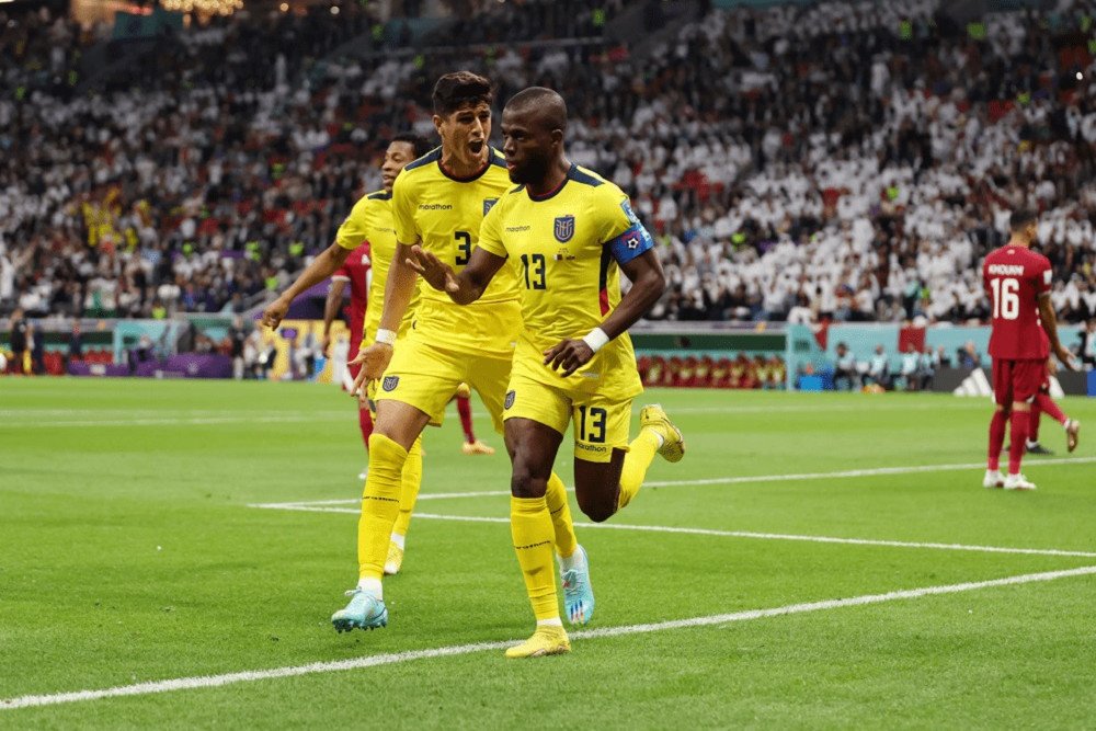 Tuan Rumah Keok Di Laga Pembuka, Digebuk Ekuador 2-0 Pemain Ekuador merayakan kemenangan setelah menang 2-0 atas tuan rumah Qatar. (Ist)