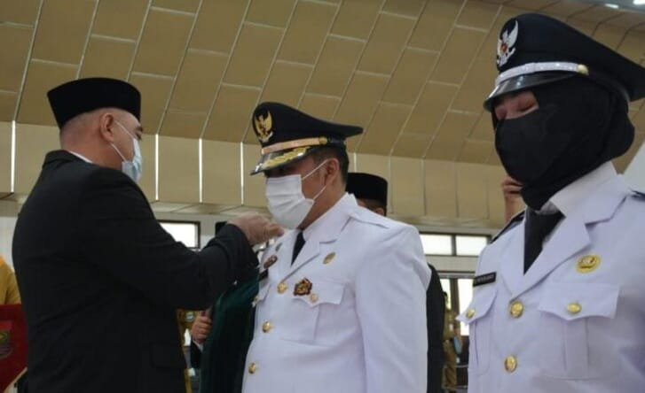 Bupati Zaki Rotasi 312 Pejabat Di Pemkab Tangerang Bupati Tangerang Ahmed Zaki Iskandar melantik 312 pejabat di lingkungan Pemkab Tangerang. (Ist)