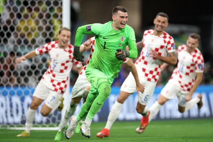 Kroasia Sesumbar Bakal Jadi Juara Ekspresi keceriaan pemain Kriasia usai mengalahkan Brazil melalui adu penalti. (Ist)