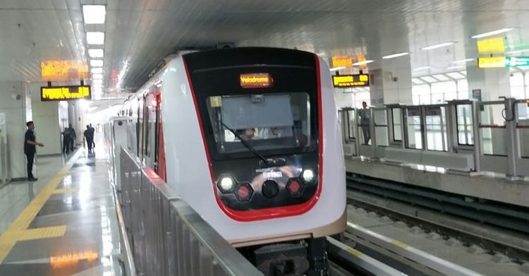 LRT Jakarta akan menambah jam layanan pada malam tahun baru 2023 hingga pukul 02.00 wib