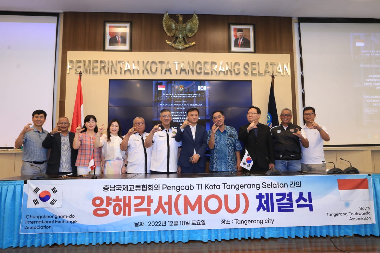Penandatanganan MOU yang berlangsung di Aula Blandongan, Puspemkot Tangsel, Sabtu (10/12/2022). (tangselpos.id/rmn)