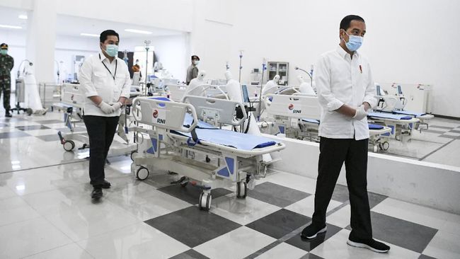 Penutupan RS Wisma Atlet, Bukti Sukses Erick Thohir Membangun BUMN Tanggap Krisis Presiden Jokowi beserta Menteri BUMN Erick Thohir saat mengunjungi RS Wisma Atlet Darurat Covid-19 beberapa waktu lalu. (Foto : Setpres)