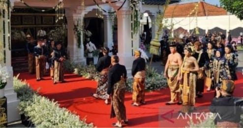 Presiden Jokowi Ngunduh Mantu Di Loji Gandrung Solo (Foto : Antara)