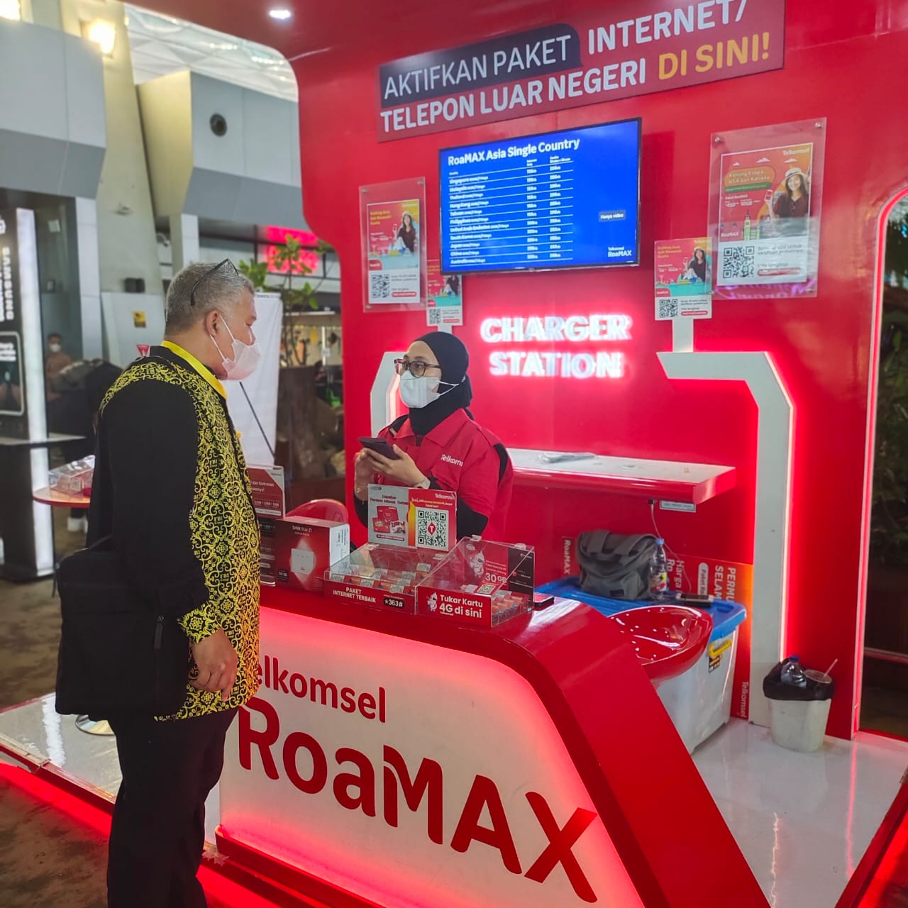 RoaMAX, Roaming International Bisa Dinikmati Mulai Rp 50.000 Paket RoaMAX Telkomsel_1-3 : Hadir di Terminal 3 Bandara Internasional Soekarno-Hatta.(Istimewa)