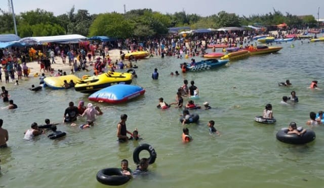 102.581 Masyarakat Banten Menikmati Libur Nataru, Tempat Wisata Favorit Di Kabupaten Tangerang Pantai Tanjung Kait salah satu obyek wisata yang ramai dikunjungi masyarakat Banten pada libur nataru. (Ist)