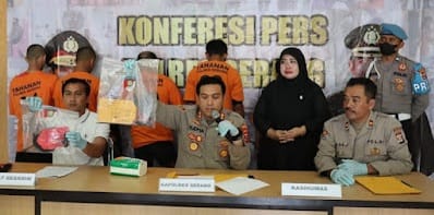 4 Orang Pelaku Dan Penadah Curanmor Di Pandeglang Ditangkap Polisi Kapolres Serang AKBP Yudha Satria saat menggelar konferensi pers. (Ist)