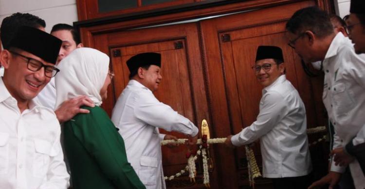 Ketum Gerindra Prabowo Subianto dan Ketum PKB Muhaimin Iskandar saat peresmian kantor bersama di Jln Ki Mangunsarkoro, Jakarta Pusat. (Ist)