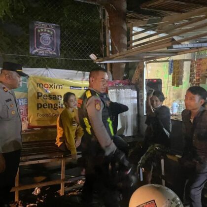 Polres Tangsel terus melakukan Operasi Kejahatan Jalanan dengan menjurunkan tim presisi yang terus berpatroli, seperti Kamis (1/19) dini hari menggelar operasi di wilayah Ciputat.