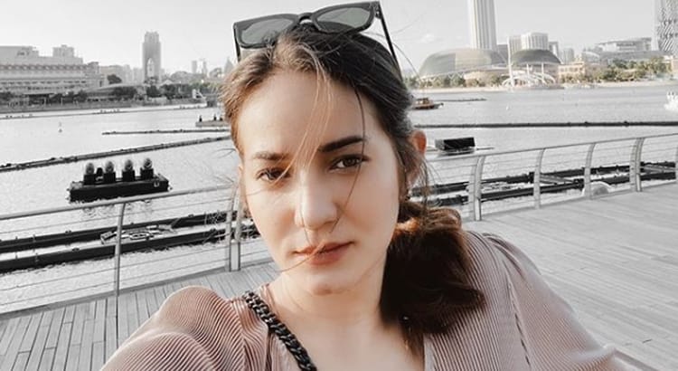 Enzy Storia, Digaet Diplomat Muda Enzy Storia. (Ist)