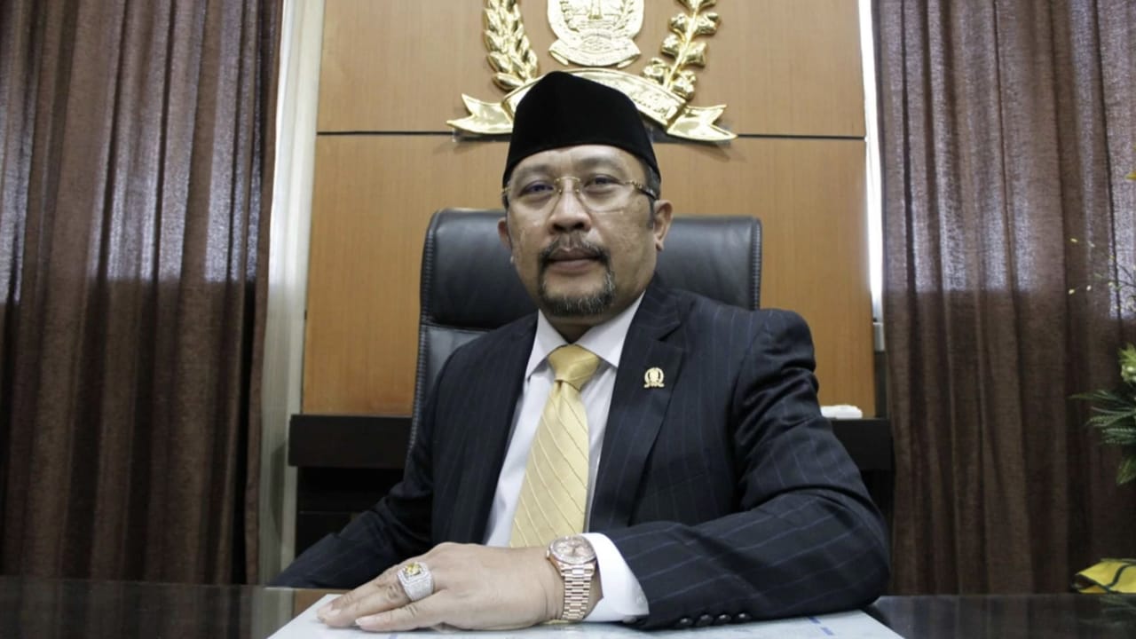 Geledah Rumah Dan Kantor Ketua DPRD Jatim, Penyidik KPK Amankan Bukti Ini Sahat Tua Simanjuntak.