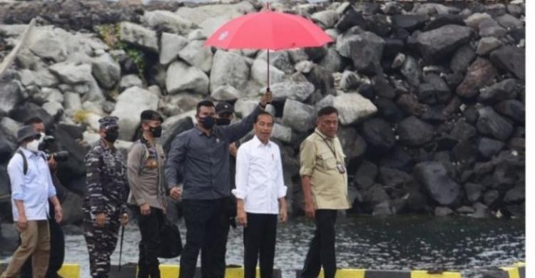 Hari Ketiga Di Sulut, Jokowi Kunjungi Pantai Malalayang Hingga Bunaken (Foto : Setpres)