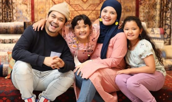 Indra Bekti Lepas Rindu, Bertemu dengan Anaknya di RS Indra Bekti bersama keluarga tercintanya. (Ist)