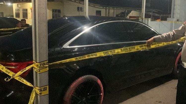 Mobil Audi A6 yang menabrak mahasiswi di Cianjur. (Ist)