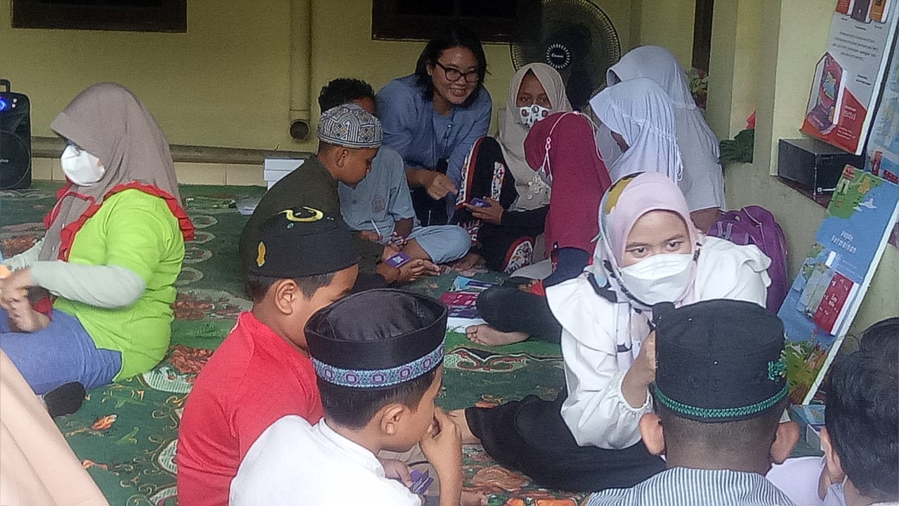 Mahasiswa & Dosen Universitas Mercu Buana Beri Edukasi Zakat di Asrama Tahfidz Qur’an, Ciputat. (Dok)