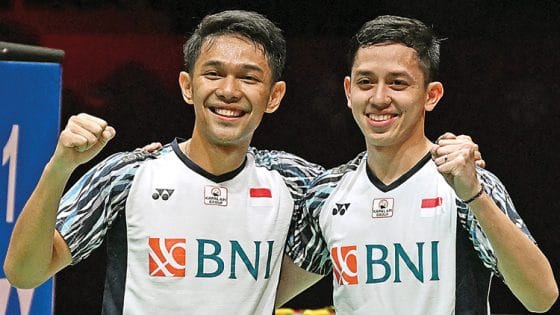 Pasangan Ganda Fajar/Rian Siap Buktikan Peringkat 1 Dunia Pasangan ganda putra Indonesia Fajar/Rian siap buktikan layak peringkat 1 dunia.
