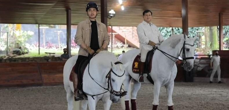 Prabowo Subianto dan Gibran saat berlatih kuda. (Ist)