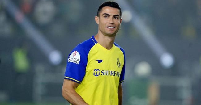 Ronaldo Belum Bisa Merumput Di Al Nassr, Masih Terkena Skorsing Cristiano Ronaldo dengan kostum Al Nassr. (Ist)