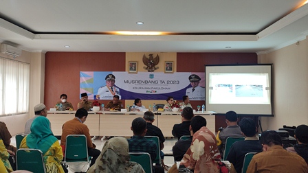 Usulan Warga Cireundeu Di Musrenbang, 14 Fisik Dan 6 Pemberdayaan Kelurahan Pakulonan Kecamatan Serpong Utara mengadakan kegiatan Murenbang, dalam kegiatan pihak kelurahan fokus mengentas angka kemiskinan.