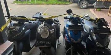 4 Pelaku Curanmor Dibekuk Polsek Cipondoh 4 unit barang bukti sepeda motor yang berhasil disita Polisi