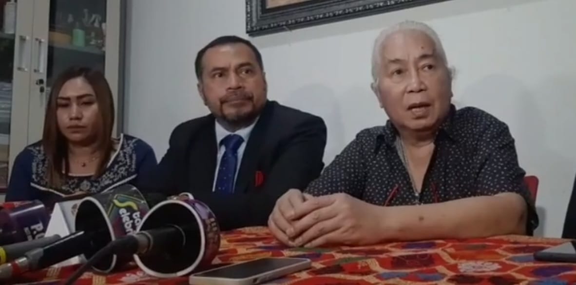 Berpisah 20 Tahun, Gideon Tengker Gugat Harta Milik Bersama Selama Menikah Dengan Rieta Gideon Tengker (kanan). (Ist)