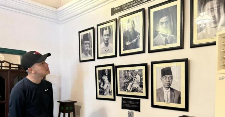 Ganjar Napak Tilas Kehidupan Bung Karno, Kunjungi Rumah Kelahiran Hingga Kamar Kost Foto : Ist