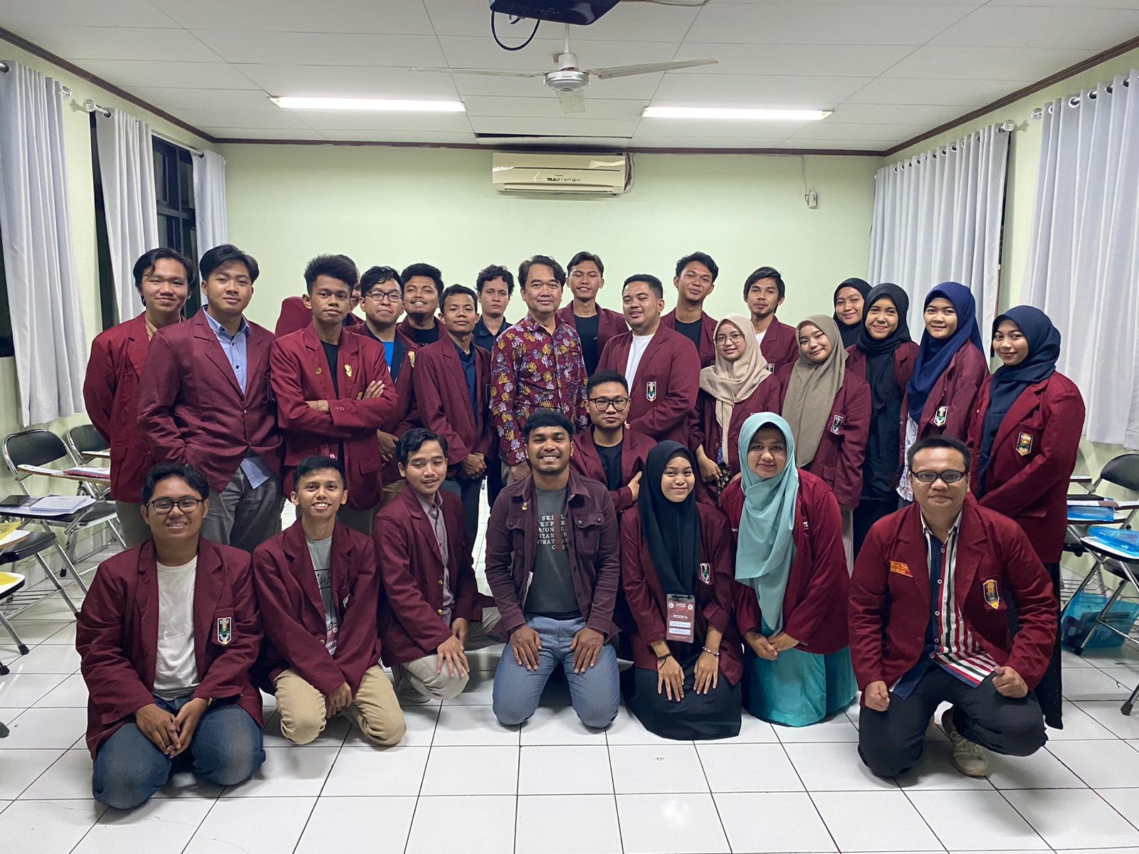 IMM Ciputat Minta Kader Perjuangkan Narasi Islam Berkemajuan Peserta yang mengikuti School of Thinker mengusung tema “Intelektualisme Digital: Memetakan Posisi IMM Hadapi Revolusi Data”.