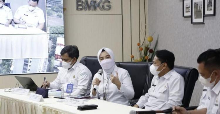 Kepala BMKG Dwikorita Karnawati saat memberikan keterangan pers. (Ist)