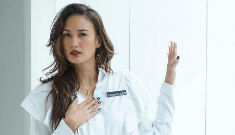 Nadine Chandrawinata, Momong Anak Sambil Dasteran Nadine Chandrawinata.