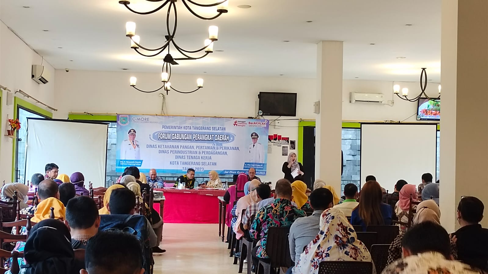Pelatihan Kerja, Operasi Pasar & Sentra Pertanian Tiga Organisasi Perangkat Daerah (OPD) melangsungkan paparan program kerja tahun 2024 mendatang.