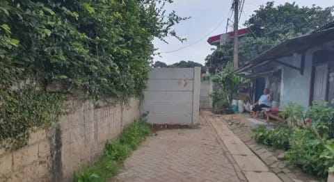 Pemilik Lahan Tutup Akses Warga di Cicentang Serpong Tembok yang menutup jalan akses di Kampung Cicentang, Rawa Buntu. (Ist)