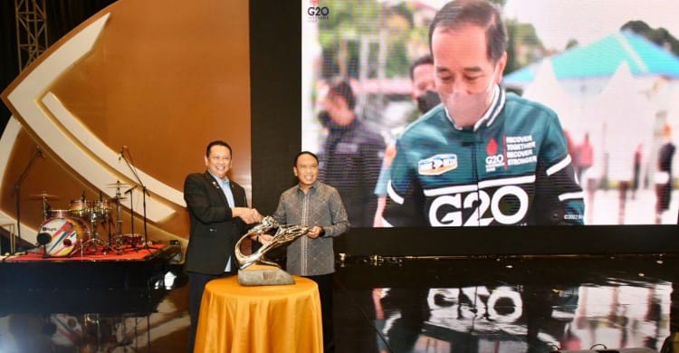 Sah, IMI Kukuhkan Jokowi Sebagai Bapak Otomotif (Foto : Istimewa)