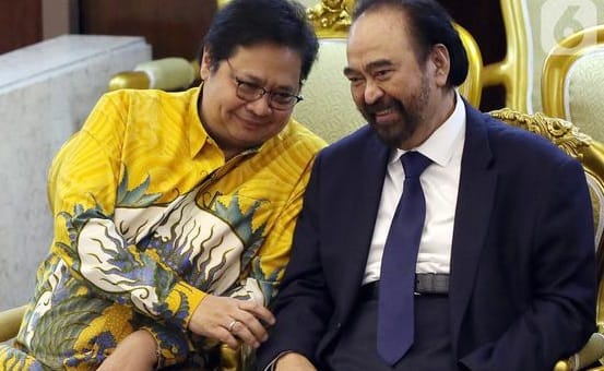 Sambut Surya Paloh Cs, Airlangga Pakai Batik Kuning Bunga-Bunga (Foto : Istimewa)