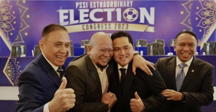 Ketua PSSI Mochamad Iriawan (kiri) Calon Ketum PSSI La Nyala Matalitti (no 2 dari kiri) Calon Ketum PSSI Erick Thohir (no 2 dari kanan) dan Menpora Zainuddin Amali (paling kanan). (Ist)