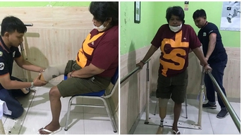 Suti Karno Berdiri Lagi Dengan Kaki Palsu (Foto : Istimewa)