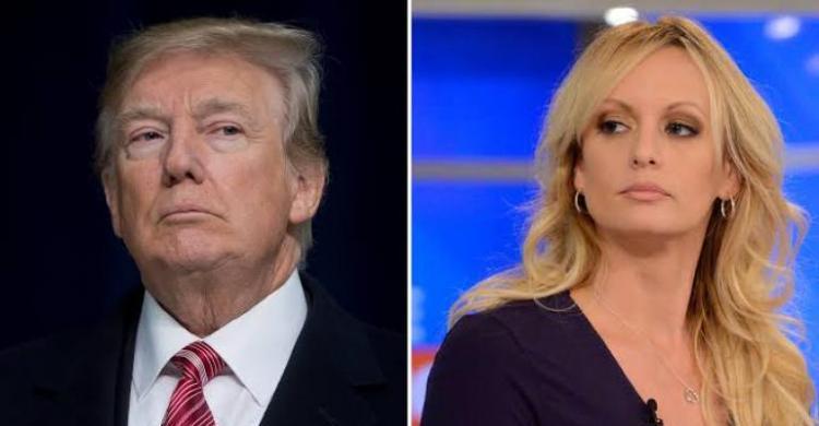 Bintang Porno Stormy Daniels Minum Sampanye Rayakan Dakwaan Kriminal Trump (Foto : Istimewa)