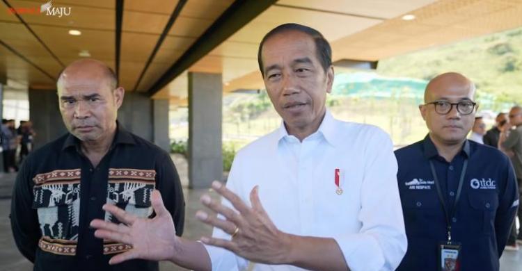 Presiden Jokowi saat meninjau NTT yang akan digunakan untuk ASEAN Summit pada Mei mendatang. (Foto : Setpres)