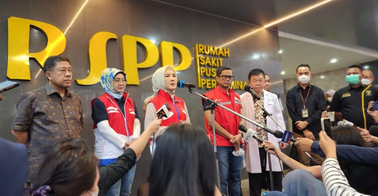 Direktur Utama PT PERTAMINA Nicke  Widyawati saat memberikan keterangan pers di RSPP. (Ist)