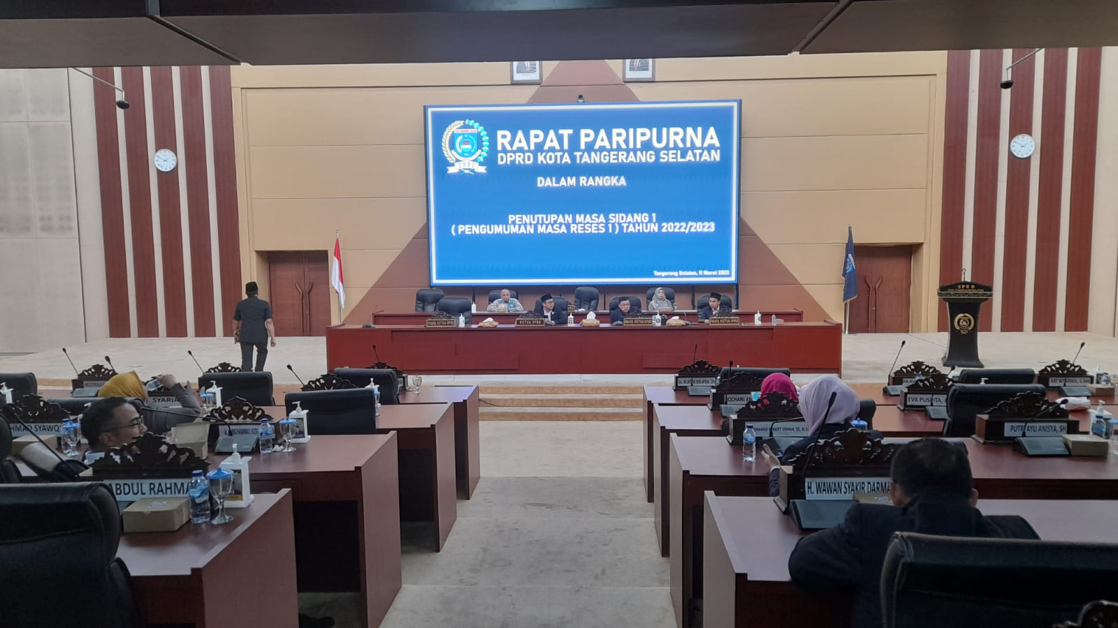 DPRD Kota Tangsel menggelar rapat paripurna Reses masa sidang pertama tahun anggaran 2023, di gedung DPRD Kota Tangsel, Sabtu (11/3).