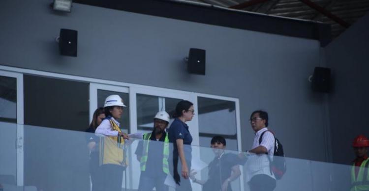 Perwakilan FIFA saat meninjau Stadion Kapten I Wayan Dipta Bali. (Ist)