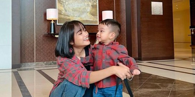 Fuji Larang Orang Ambil Foto Rumah Barunya Seharga Rp 12 M (Foto : Istimewa)