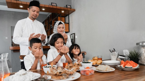 Ilustrasi anak-anak saat berbuka puasa. (Ist)