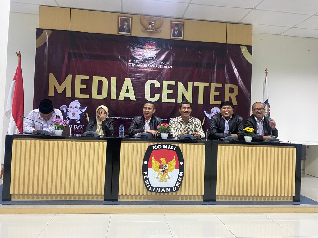 KPU Segera Pleno Daftar Pemilih Tetap KPU Kota Tangsel baru saja menyelesaikan Coklit DP4 untuk Pemilu 2024 nanti.